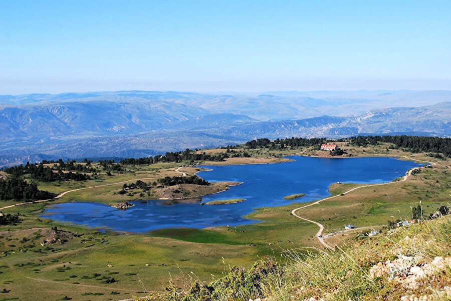 Kırkpınar yaylası, Çankırı’nın Ilgaz ilçesine 22 km uzaklıkta 1.800 metre yükseltideki göllerin bulunduğu yayla.