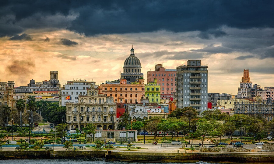  Unesco'dan gelen yardım ve turizm gelirleriyle yeniden yapılanan Havana eski parlak günlerine geri dönmeye başlamıştır. 