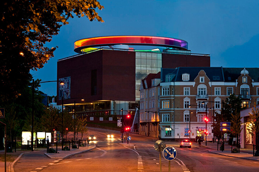 ‘Your Rainbow Panorama (Gökyüzünün Panoraması)’ eseri, Danimarka, 2011.