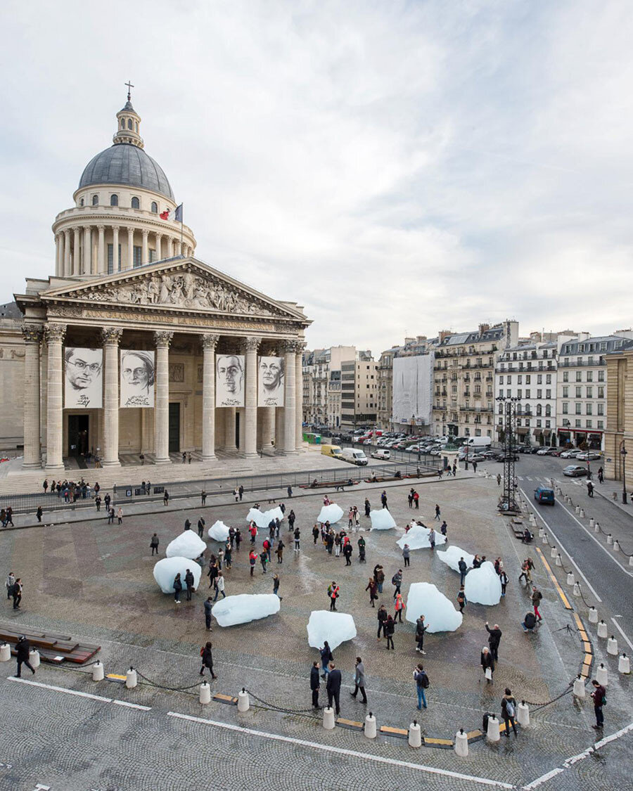 ‘Ice Watch’ çalışması, Panthéon Meydanı, Paris, 2015.