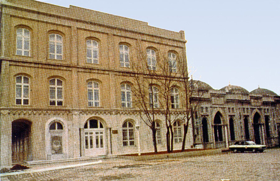 Beyazıt Devlet Kütüphanesinin restorasyon öncesi dönemi. 