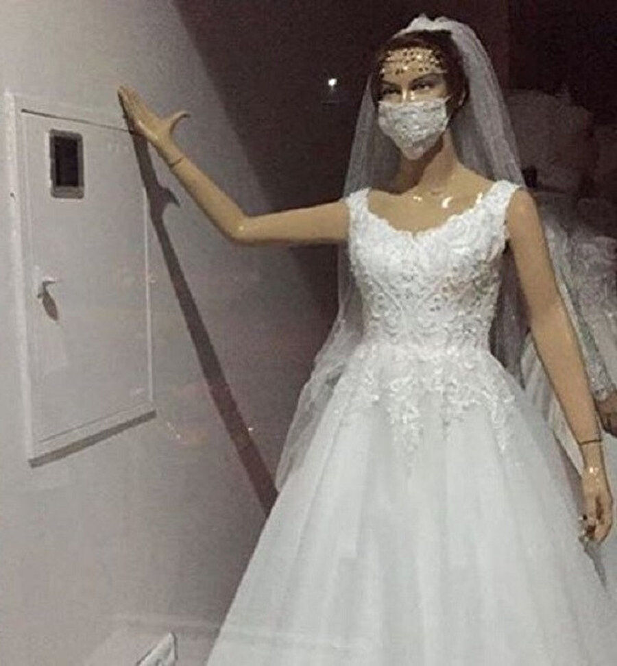 &quot;Neye bakıyon len maske var duvak var neye bakıyon?&quot;