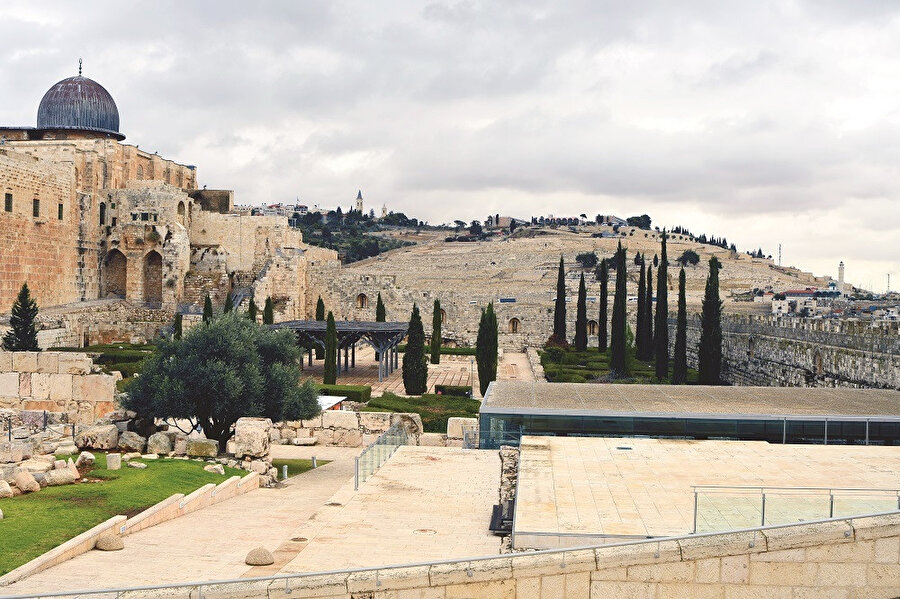 Ol'anlar- Kıble Camii / Hacer-i Muallaka/ Davud Kulesi