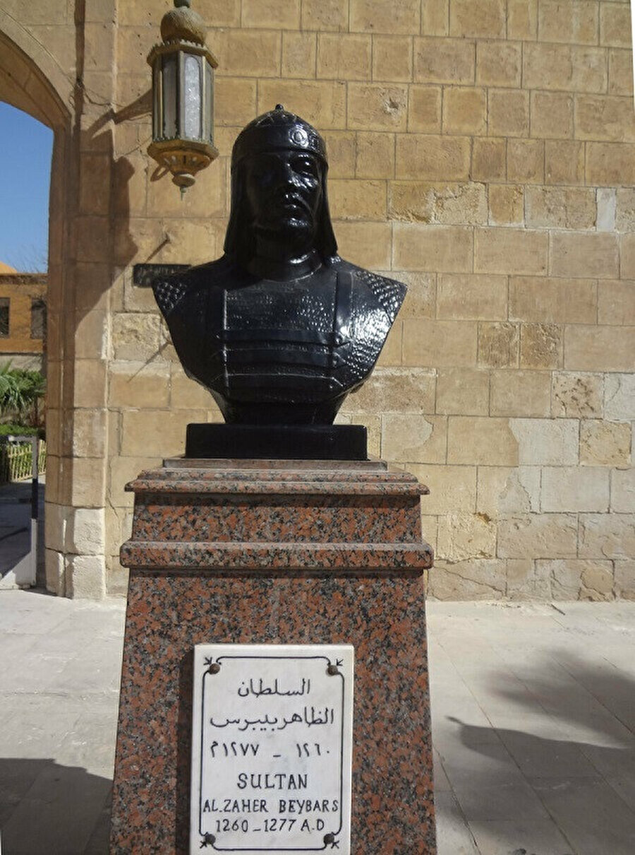 Sultan Baybars'ın büstü, Askeri Müze, Kahire.