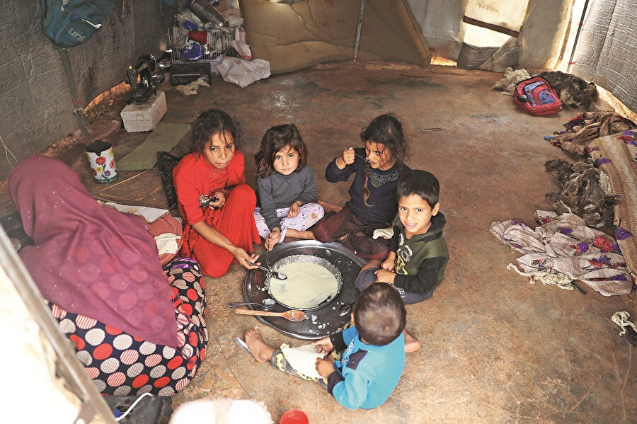 Yaşanan saldırılarda kimsesiz kalan çocukların kurulan okullarda bir Rus gibi yetiştirildiğini biliyoruz, Halep’in duvarlarına sprey boya ile “Halep Bizimdir” yazan Rus askerini unutmayalım. Haritayı açıp bakalım, Moskova neresi, Halep neresi!... 