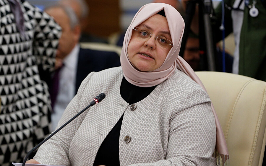 Bakan Zehra Zümrüt Selçuk