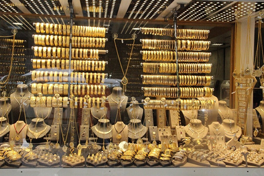 Ünlü finans kuruluşları tahminleri açıkladı: Altın yükselişini sürdürecek mi?