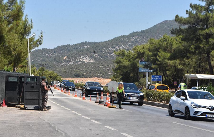 Bodrum'a giden peş peşe araçlar