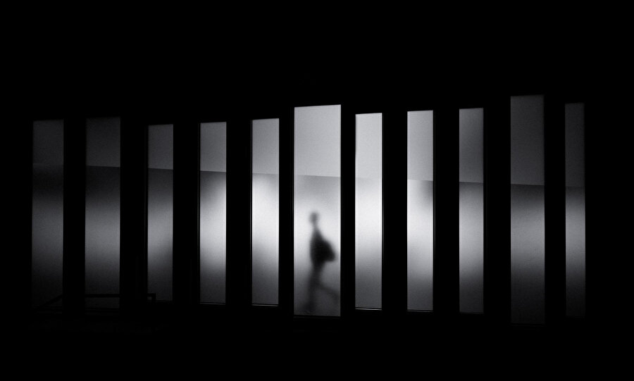 Biri bunu hayatıyla ödedi diğeri affetmeyi seçti. Bize de aşk nedir, ne olmalı üzerine uzun uzun düşünmek kalıyor.