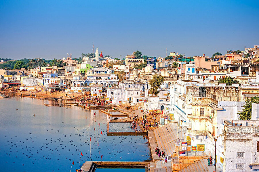 Pushkar, Hindistan'ın Rajasthan eyaletindeki Ajmer bölgesinde bir şehirdir.