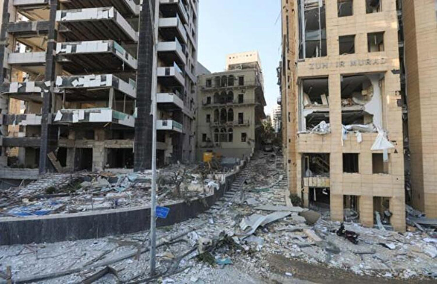 Beyrut'taki patlamadan sonra ilk görüntüler