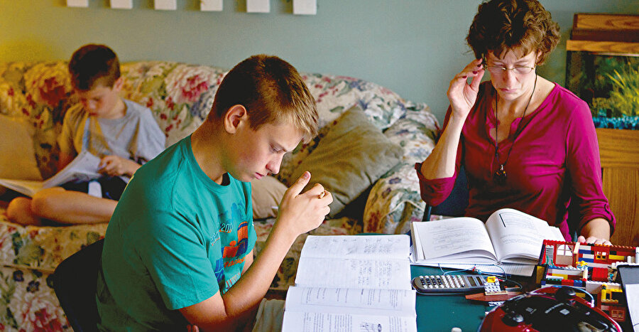 ​Anne ve ev kıskacında çocuk