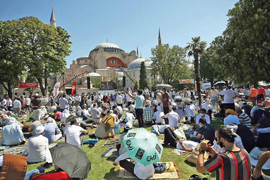 Ayasofya ibadete açıldı.