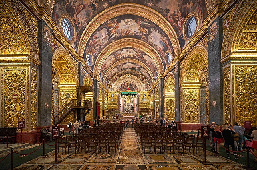 Mdina Katedrali olarak bilinen Saint Paul Metropolitan Katedrali, Malta, Mdina, Havari St. Paul'a adanmış bir Roma Katolik katedralidir.