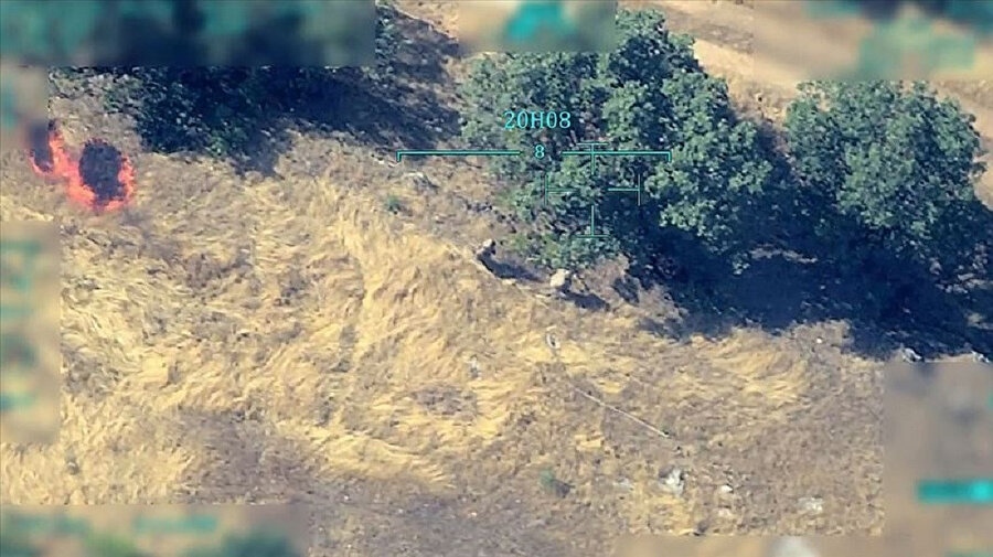 PKK'lı teröristlerin orman yakma girişimi saniye saniye kaydedildi.