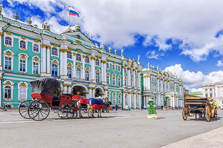 Ermitaj Müzesi, Rusya’nın Sankt-Peterburg şehrinde yer alan bir sanat ve kültür müzesidir.