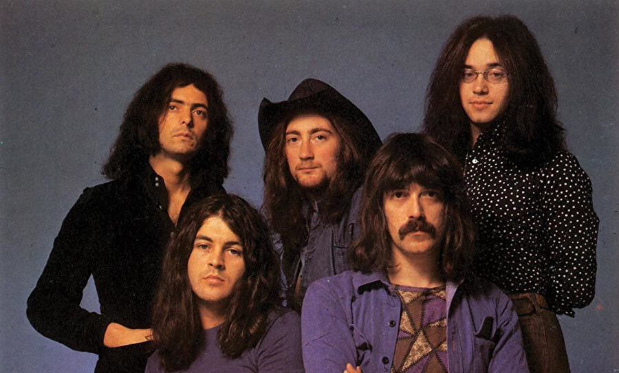  Deep Purple’a kadar uzanan volümü epey yüksek müziğin yedi bucak soylu iklimi.