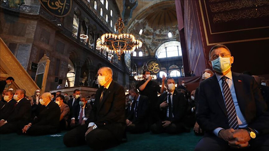Cumhurbaşkanı Recep Tayyip Erdoğan caminin tekrar ibadete açılacağına söz verdi ve her zaman olduğu gibi sözünü yine tuttu.