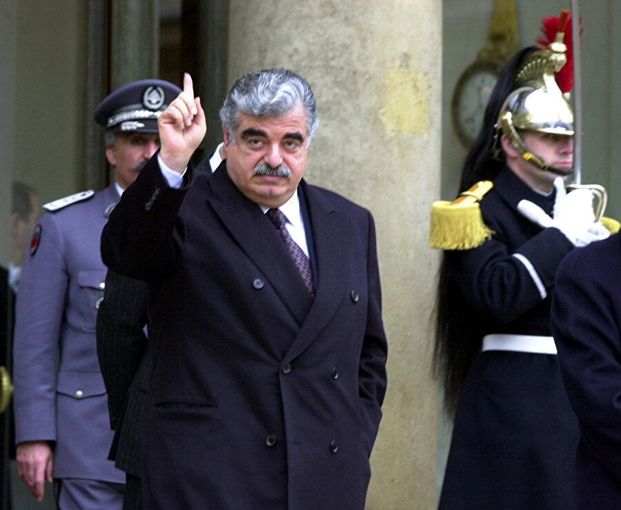Refik Hariri, ülkedeki askeri ve istihbari varlığıyla nüfuz sahibi Suriye yönetimiyle ters düşmesinden kısa bir süre sonra 14 Şubat 2005'te düzenlenen suikast sonucu hayatını kaybetti.