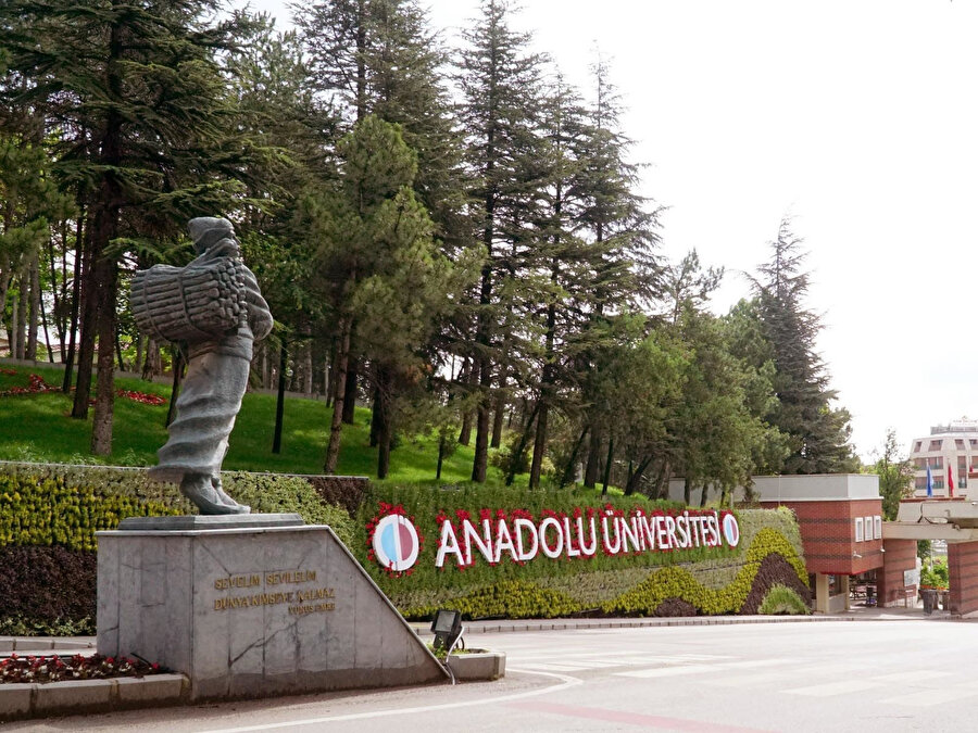 Anadolu Üniversitesi