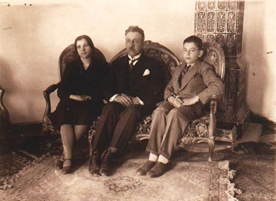 Anne Zehra, baba Zühdi, oğul Atiker.( Kamil Büyüker Arşivi)