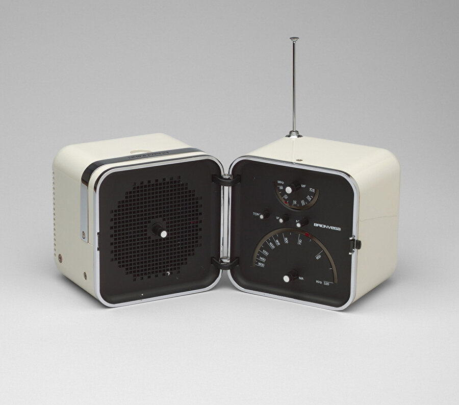 TS 502 Radio. 