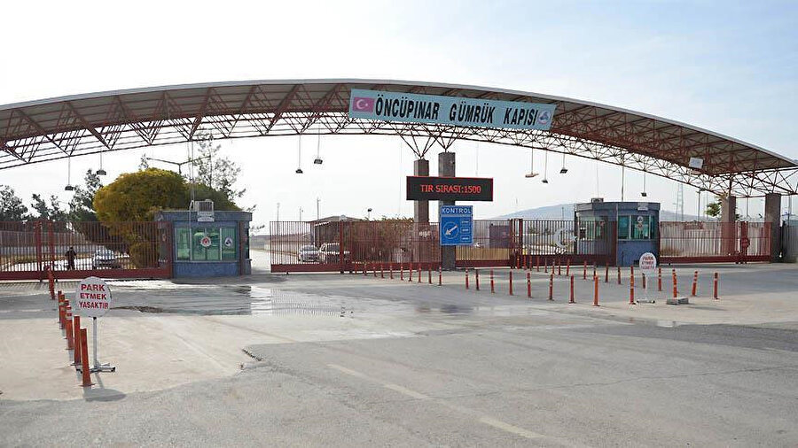 Kilis'de bulunan Öncüpınar Sınır Kapısı, Türkiye ile Suriye arasındaki sınır kapılarından birisidir.