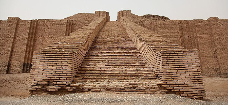 Zigguratta merdiven örneği, Ay Tanrısı Sin (Nanna)’ın Zigguratı, Ur-Irak