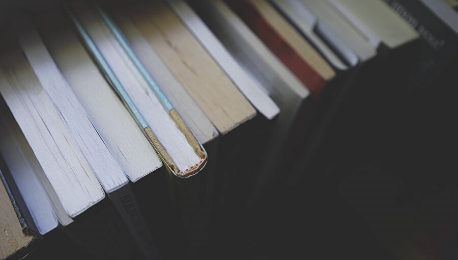 Altı kitap 6 öykü.