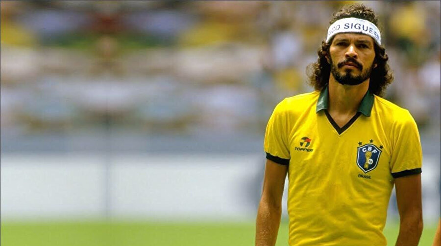 Profesyonel futbol hayatına 1974 yılında Sao Paulo eyaletinde, memleketi Riberão Preto'da Botafogo takımında başlamıştır