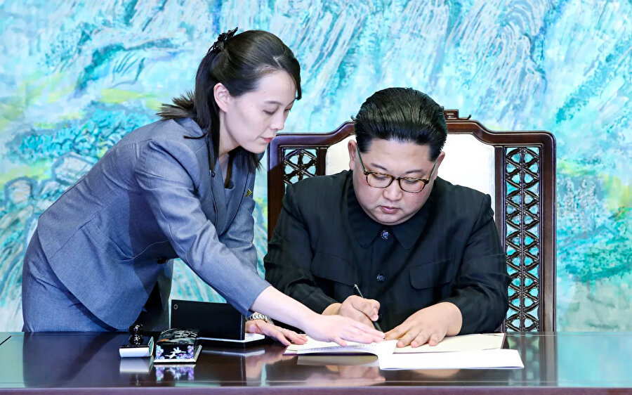 Kuzey Kore lideri Kim Jong ve kız kardeşi Kim Yo Jong