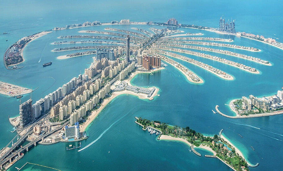 Dubai, 1900'lü yıllarda küçük bir balıkçı ve liman kasabasıydı. 