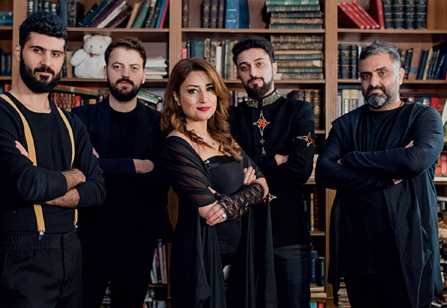 Burcu Karadağ, İstanbul doğumlu Türk neyzendir.