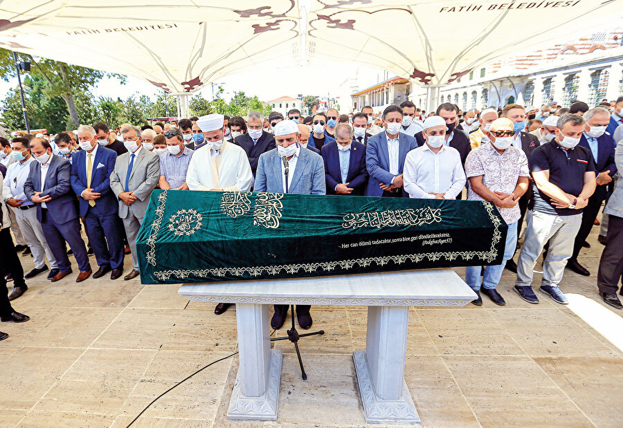 Merhum Kemalettin Erbakan'ın cenazesi.