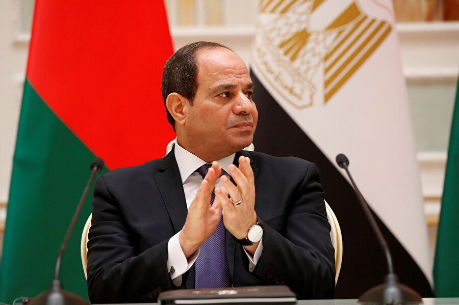 Anayasa değişikliği Sisi'nin 2030'a kadar görevde kalmasının yolunu açacak.