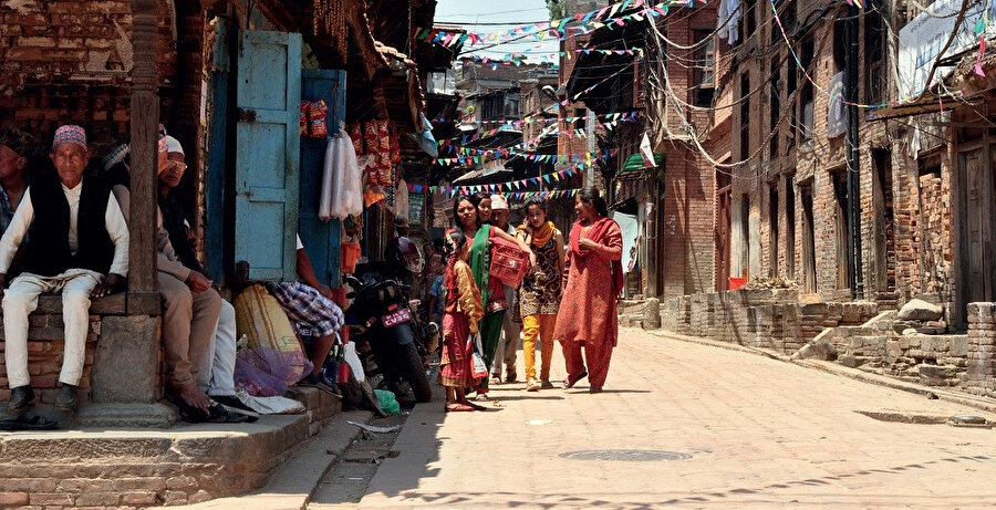 Günümüzde Katmandu Vadisi'nin en büyük üçüncü şehri olan kentin nüfusu 300.000 civarındadır.