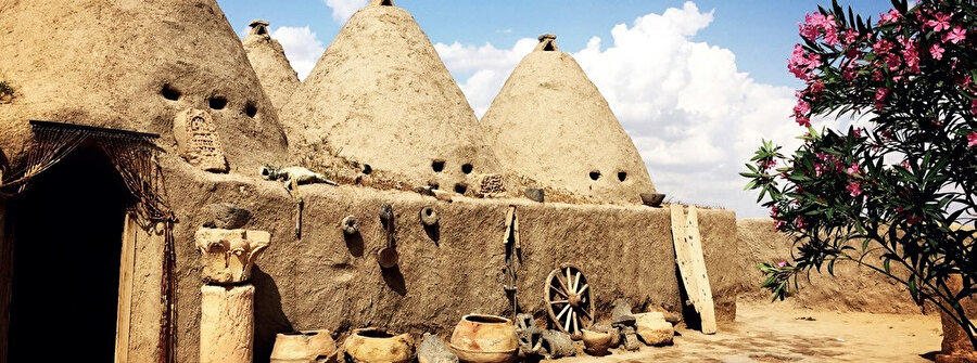 Harran, Türkiye'nin Şanlıurfa ilinin bir ilçesidir. Suriye sınırına yakın olan bir ilçedir.