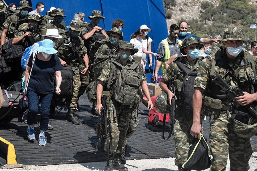 Yunanistan'ın Meis adasına gönderdiği askerler
