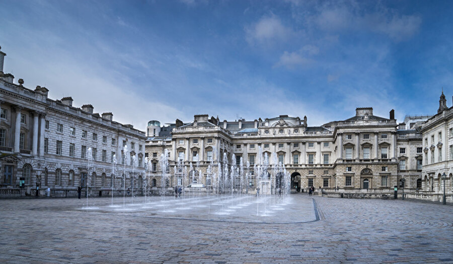 Courtauld Güzel Sanatlar Enstitüsü, Londra Üniversitesi'nin bir kolu olarak sanat tarihi üzerine eğitim veren kurum.