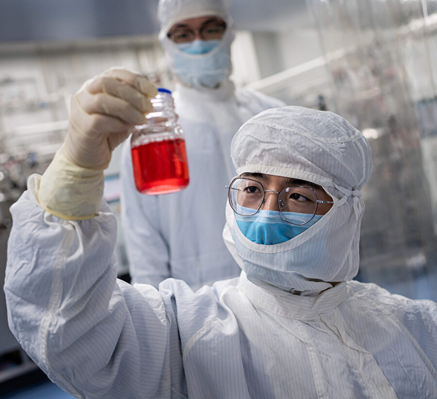 Çinli ilaç şirketi CanSino, geliştirdiği korona aşısının üçüncü fazını Suudi Arabistan'da deneyeceğini açıkladı.