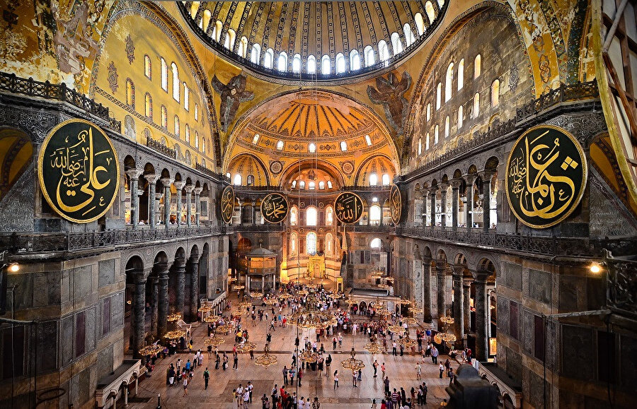 Bizans İmparatoru I. Justinianus tarafından, 532-537 yılları arasında İstanbul'un tarihî yarımadasındaki eski şehir merkezine inşa ettirilmiş bazilika planlı bir patrik katedrali olup 1453 yılında İstanbul'un Osmanlılar tarafından fethedilmesinden sonra Fatih Sultan Mehmed tarafından camiye dönüştürülmüştür.