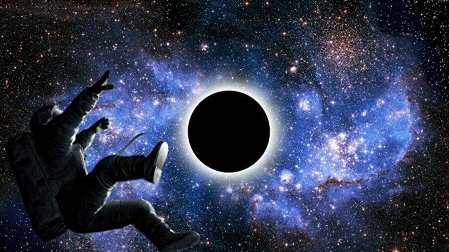 Her şeyimi yutan kara delik beni kabul etmedi; her şeyim yitip gitti ama ben yok olmayı beceremedim.