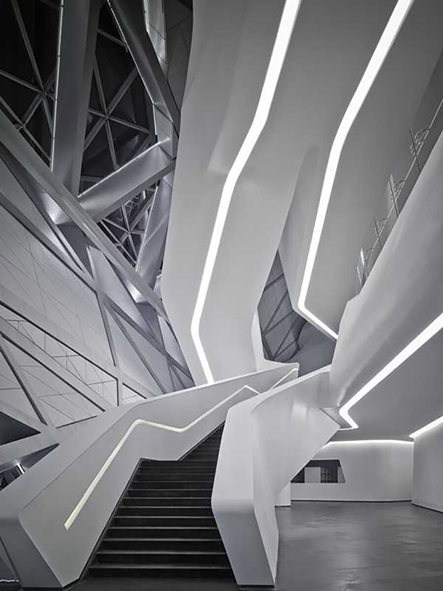 Guangzhou Opera Binası, merdiven.