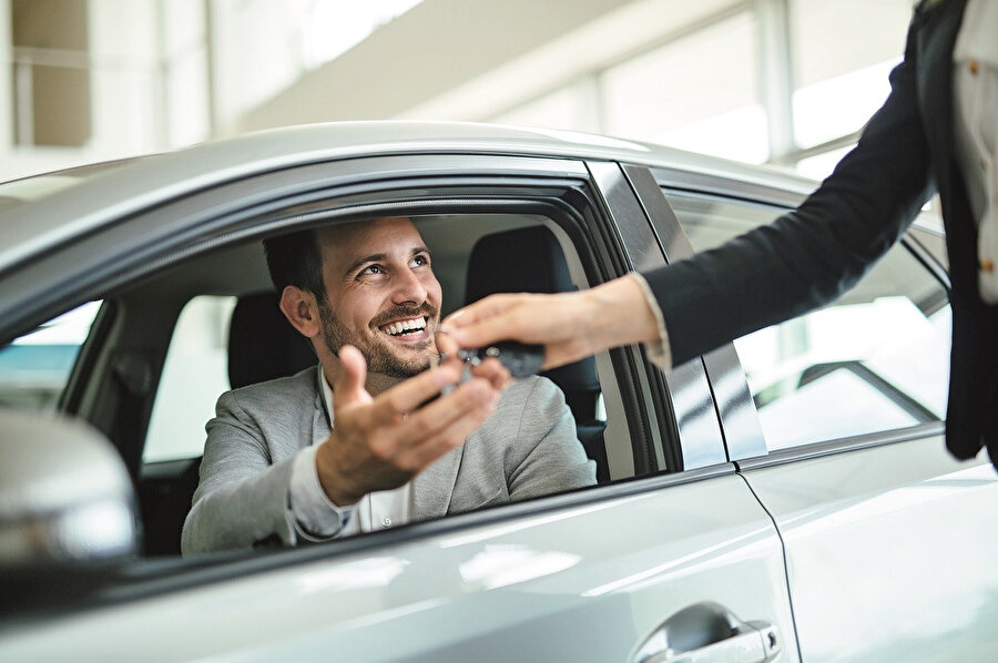 Korona tedbirleri kapsamında eve kapanan Türkiye, kısıtlamaların
gevşemeye başladığı Temmuz ayında otomobile hücum etti.