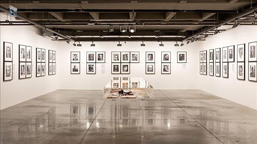 Lütfi Özkök: Portreler sergisi İstanbul Modern Fotoğraf Galerisi'nde sanatseverlerle buluştu. 
