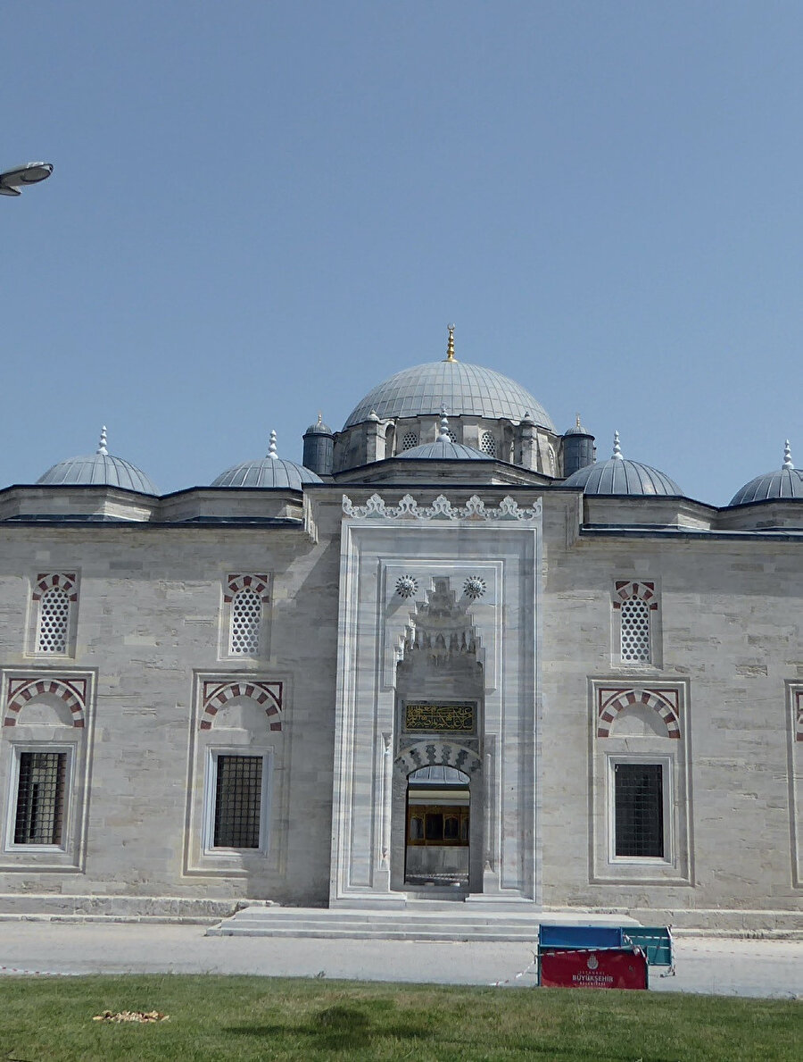 Bayezid Camii İstanbul'un Bayezid semtinde Sultan II. Bayezid tarafından yaptırılmış bir cami. 