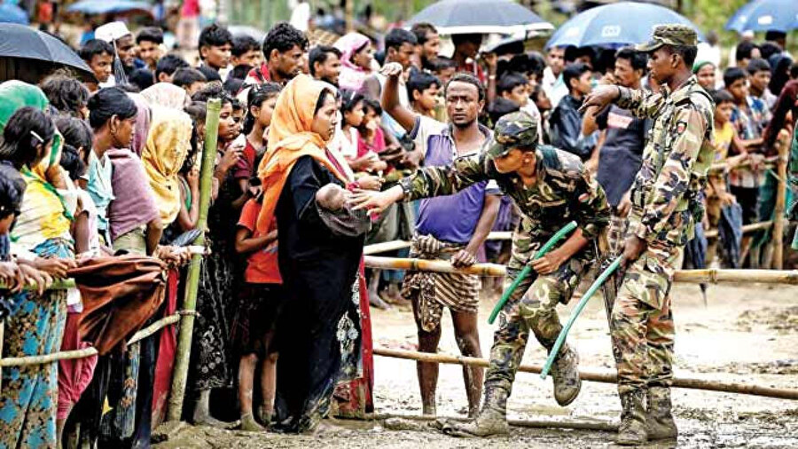 Askerlerin açıklamaları, Myanmar ordusunun, Arakanlı Müslümanların kökünü kurutmaya çalıştığına dair yaygın iddiaları destekler nitelikte.