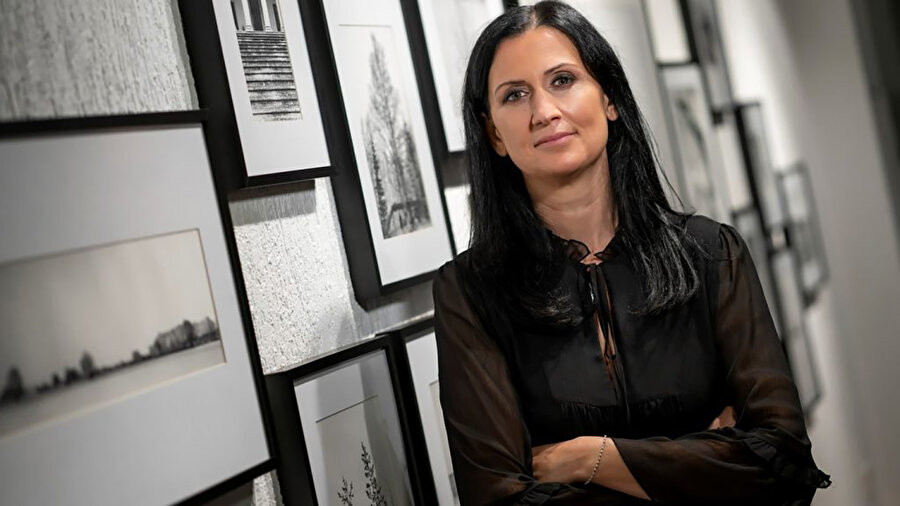 Sanatçı Pelin Özgen.
