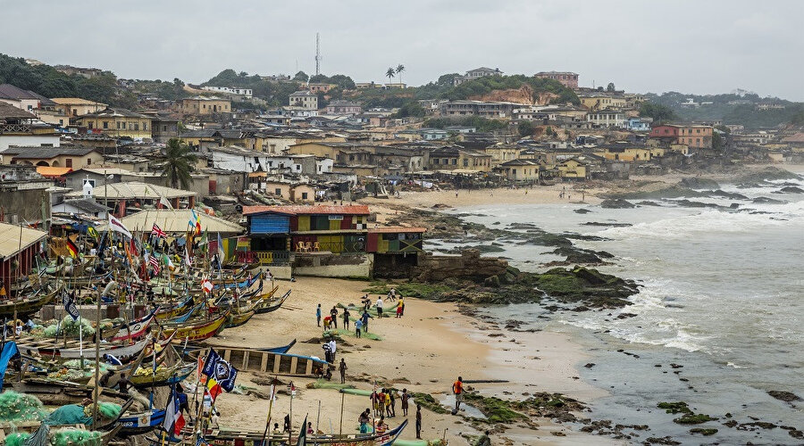 Cape Coast bir şehir, balıkçı limanı ve Güney Gana'nın Cape Coast Metropolitan Bölgesi ve Merkez Bölgesi'nin başkentidir.