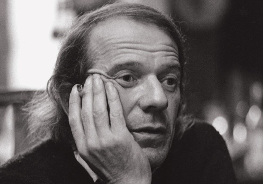 Deleuze, hem modern felsefeye ve egemen diline hem de yaşamın dayanılmaz tecrübelerine karşı edebiyatı bir sığınak olarak görmez.